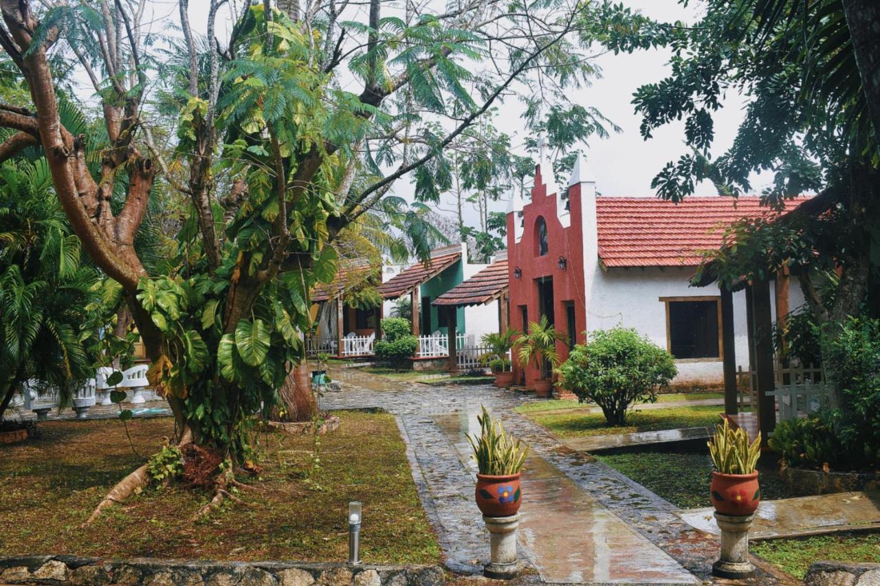 Hotel Hacienda Sanchez バリャドリッド エクステリア 写真