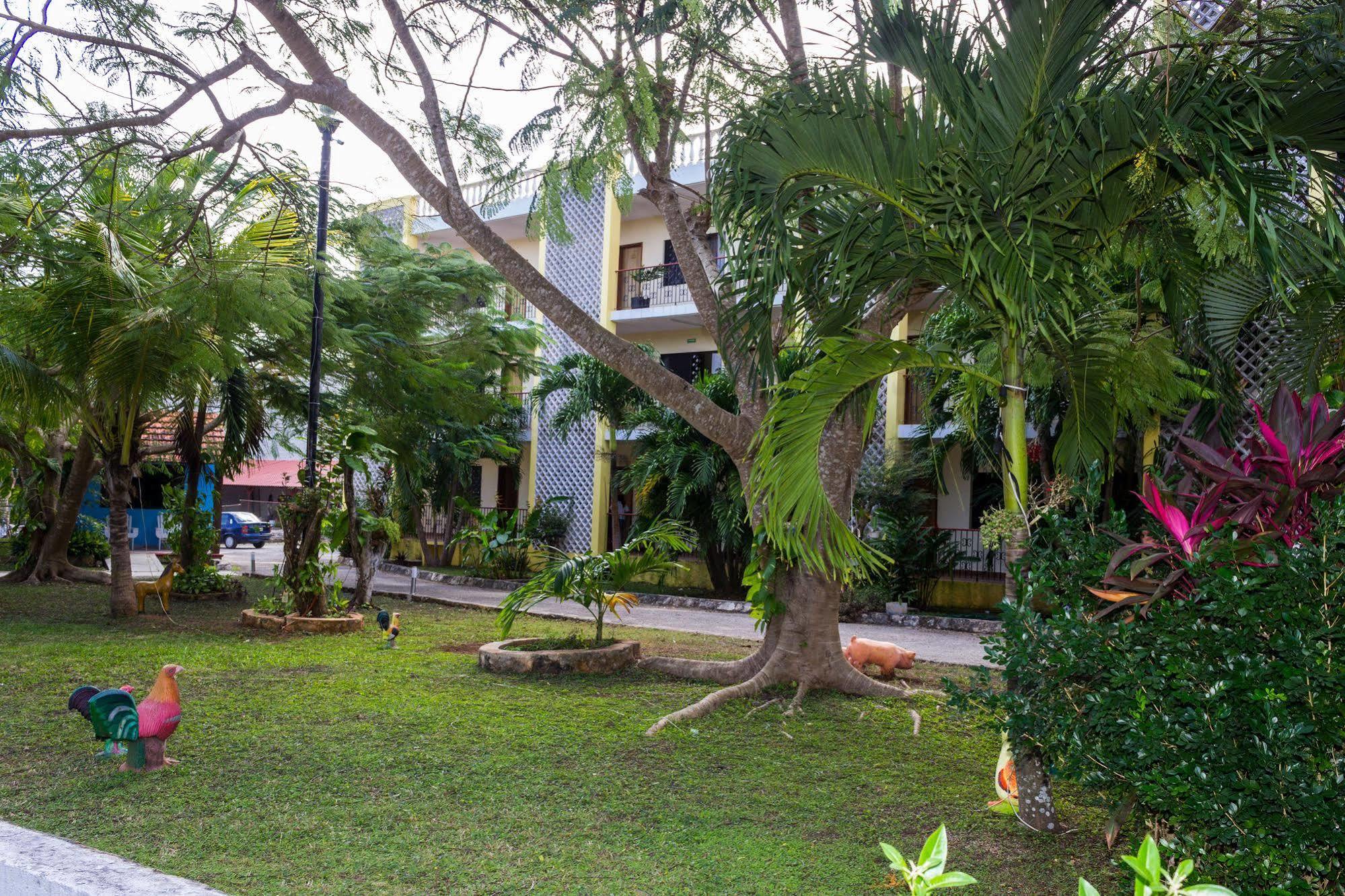 Hotel Hacienda Sanchez バリャドリッド エクステリア 写真
